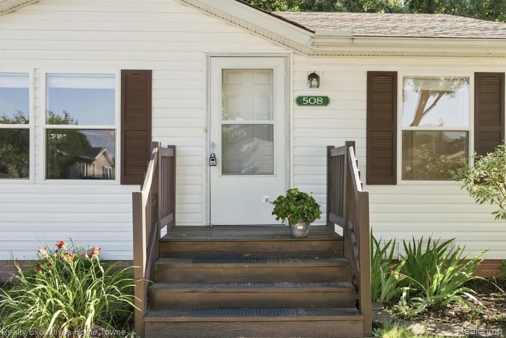 508 Bush Lake Lane Kimball Township, MI 48074