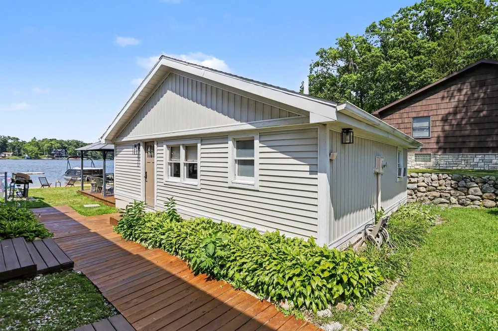 67560 95th Avenue Keeler Township, MI 49047
