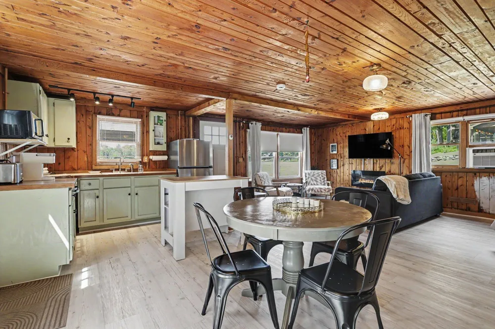 67560 95th Avenue Keeler Township, MI 49047