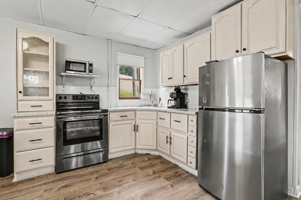 67560 95th Avenue Keeler Township, MI 49047