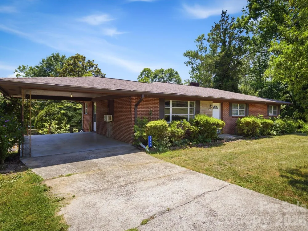 3446 Brandon Road Morganton, NC 28655