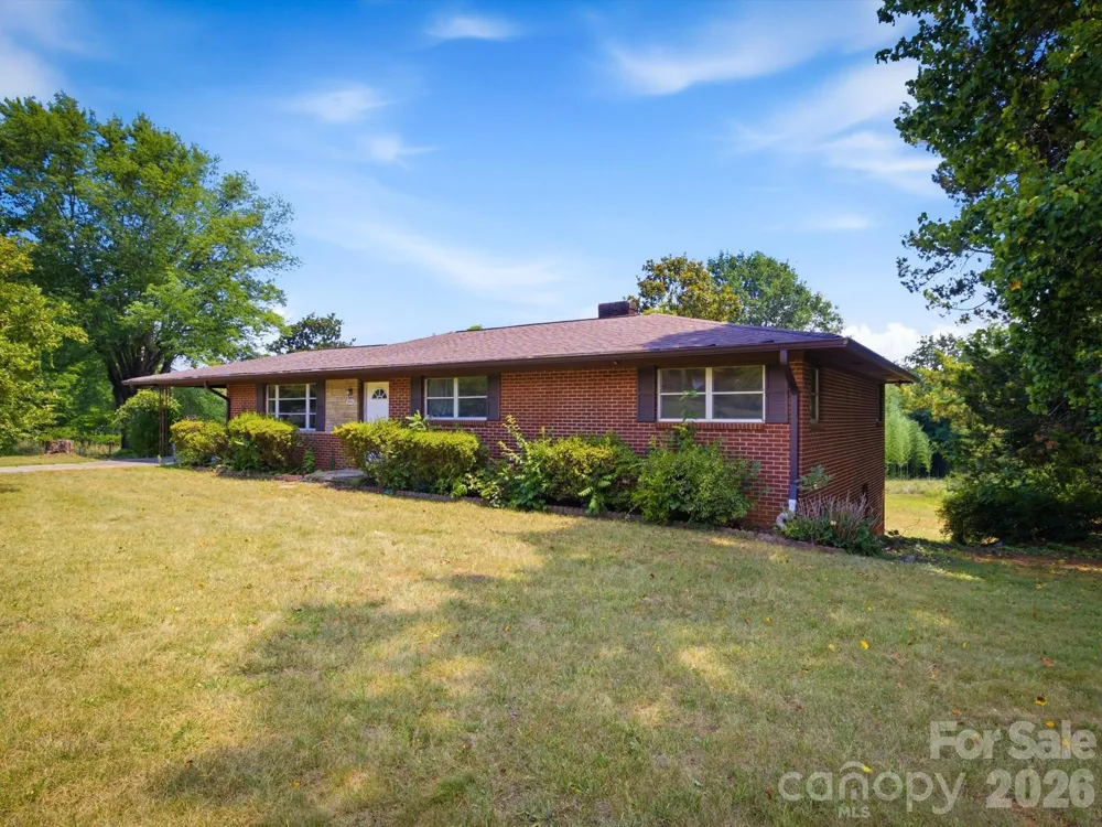 3446 Brandon Road Morganton, NC 28655