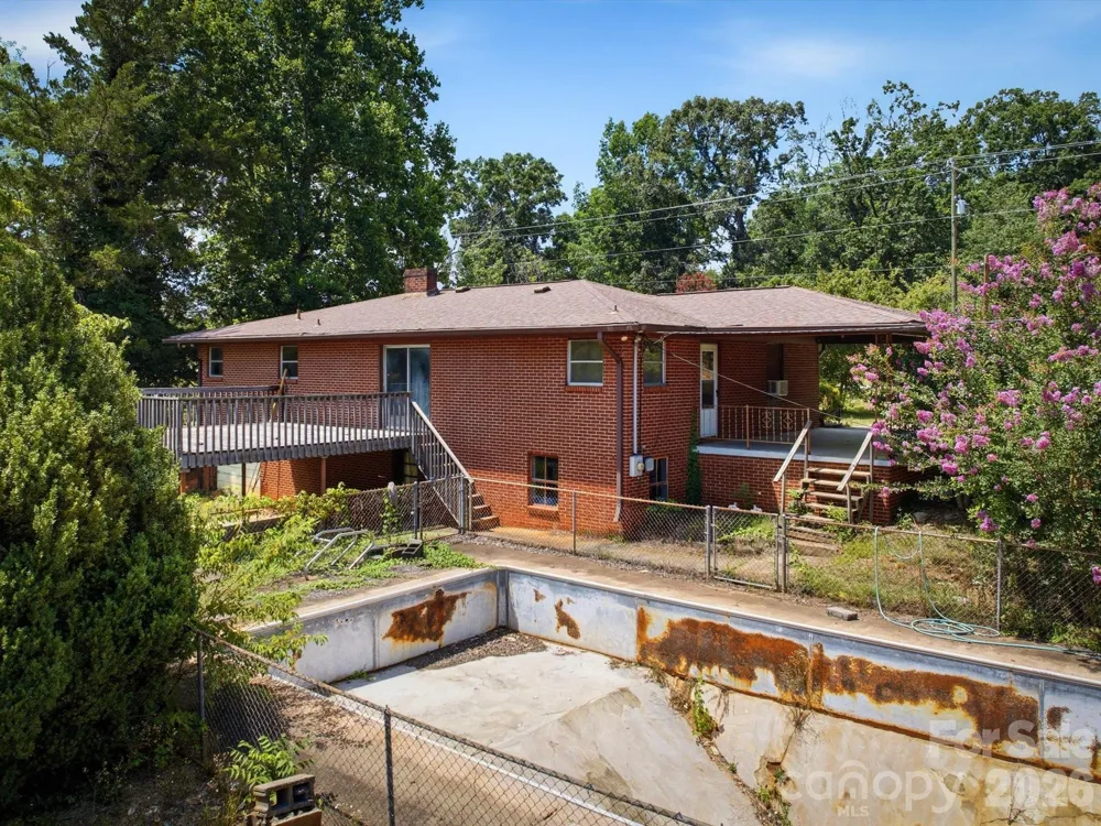 3446 Brandon Road Morganton, NC 28655