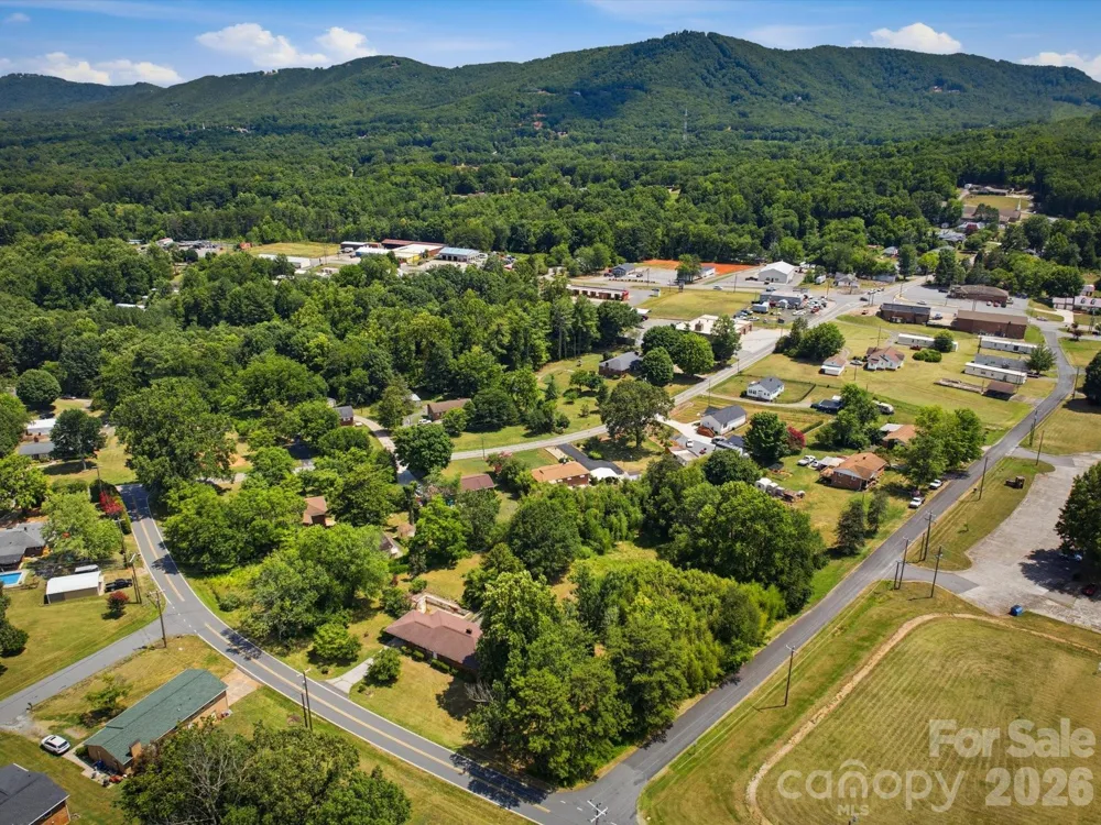 3446 Brandon Road Morganton, NC 28655