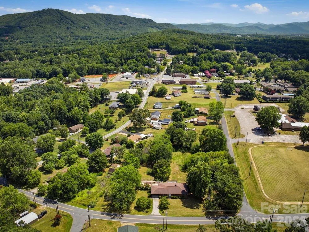 3446 Brandon Road Morganton, NC 28655