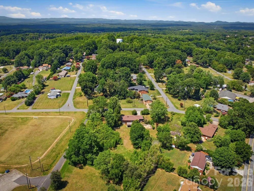 3446 Brandon Road Morganton, NC 28655