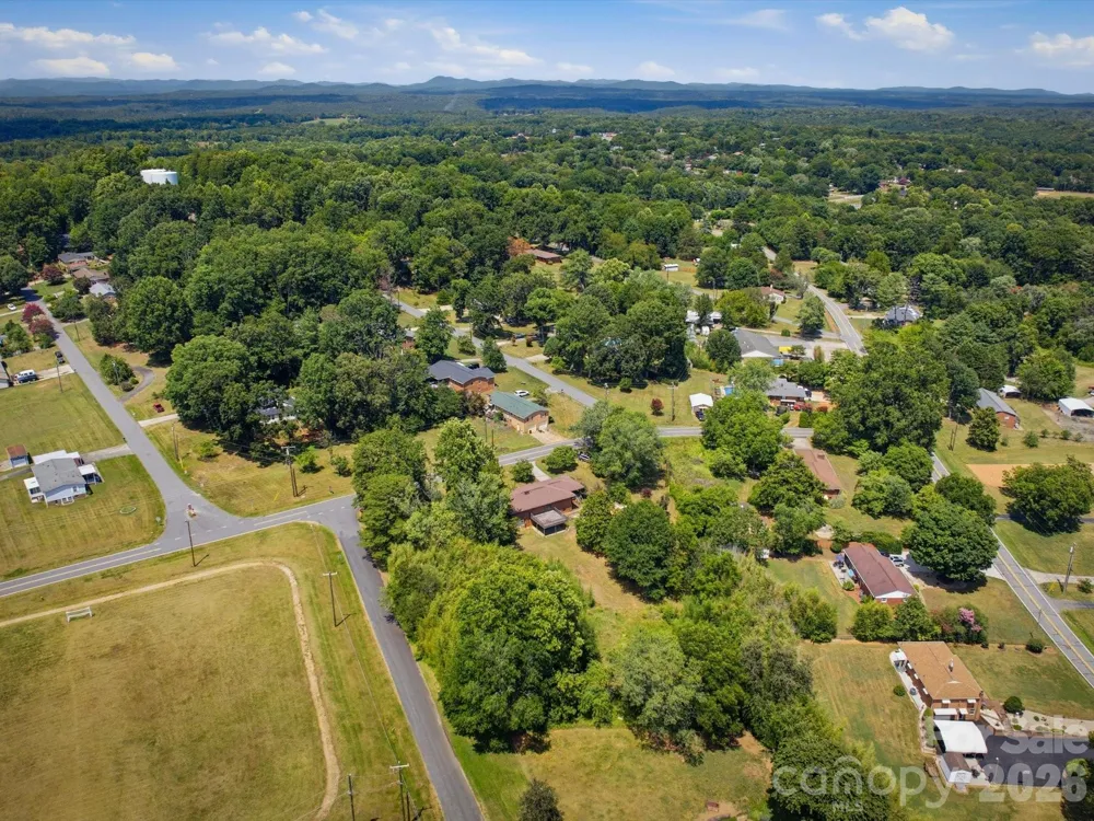 3446 Brandon Road Morganton, NC 28655