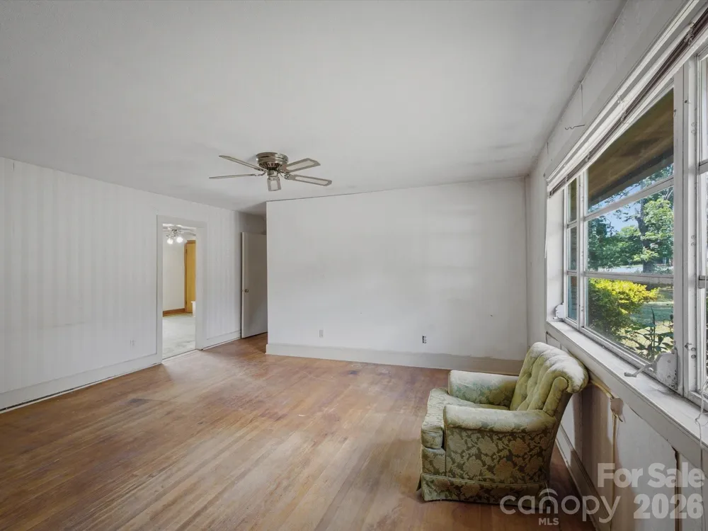 3446 Brandon Road Morganton, NC 28655