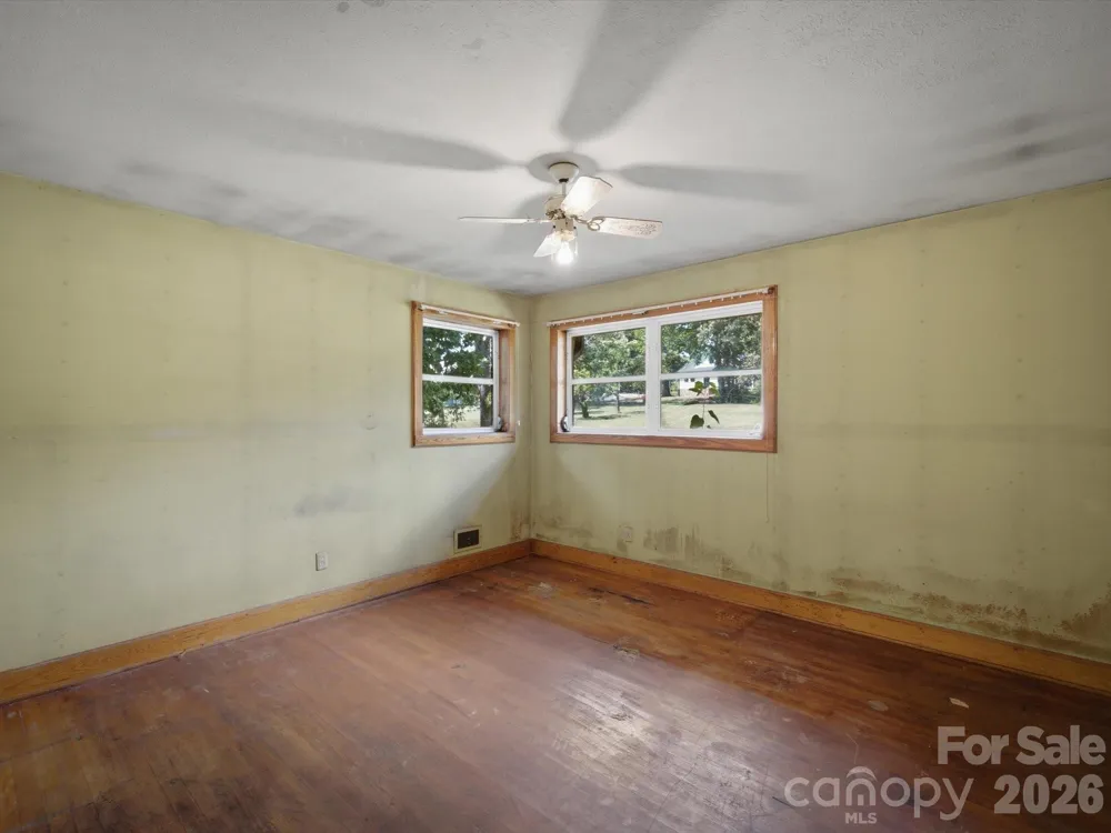 3446 Brandon Road Morganton, NC 28655
