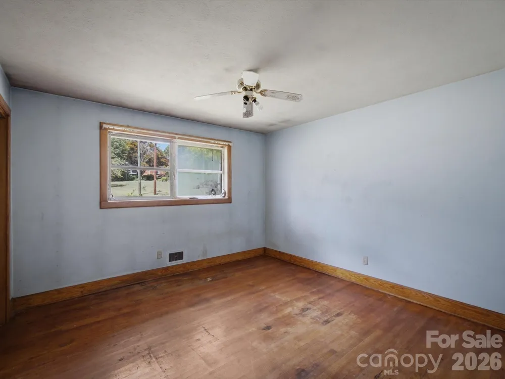 3446 Brandon Road Morganton, NC 28655