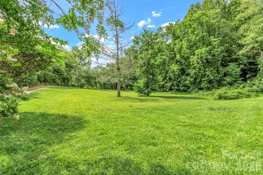 11 Aquarian Way Leicester, NC 28748