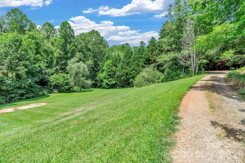 11 Aquarian Way Leicester, NC 28748
