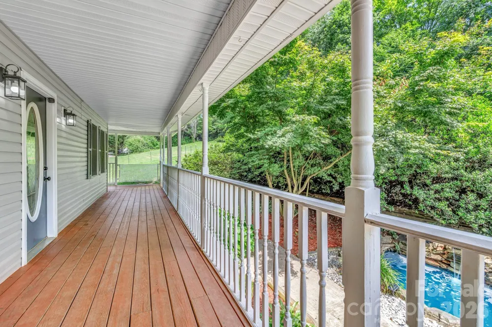 11 Aquarian Way Leicester, NC 28748