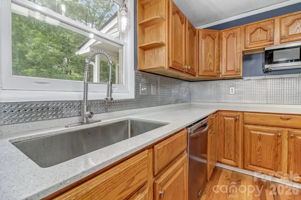 11 Aquarian Way Leicester, NC 28748