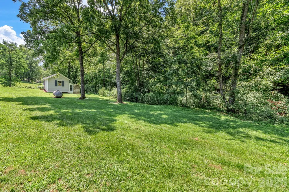 11 Aquarian Way Leicester, NC 28748