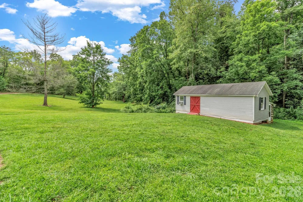 11 Aquarian Way Leicester, NC 28748