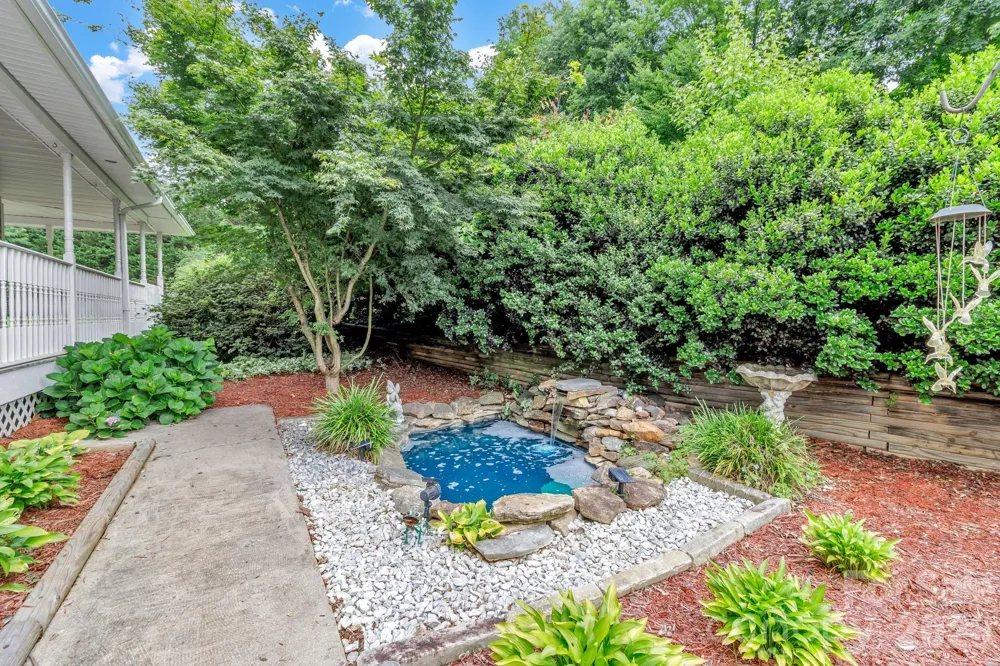 11 Aquarian Way Leicester, NC 28748