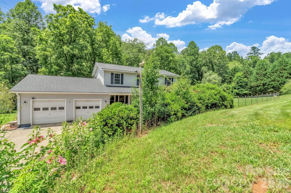 11 Aquarian Way Leicester, NC 28748