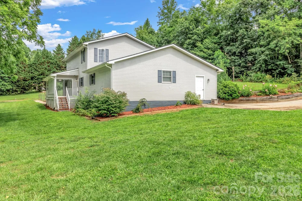 11 Aquarian Way Leicester, NC 28748