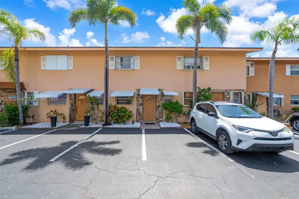 450 SE 7th St #261 Dania Beach, FL 33004