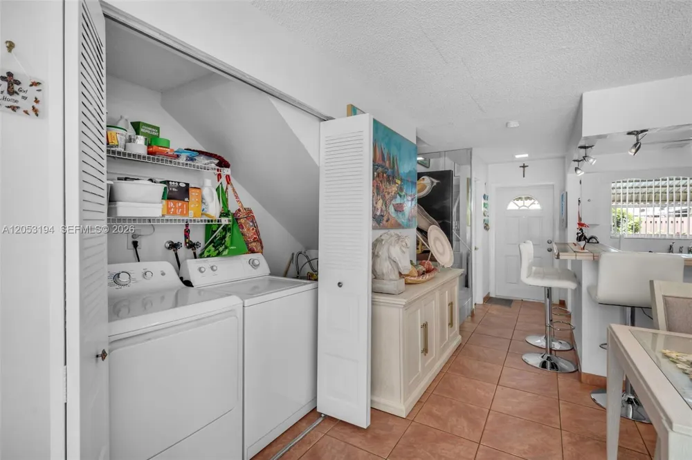 450 SE 7th St #261 Dania Beach, FL 33004