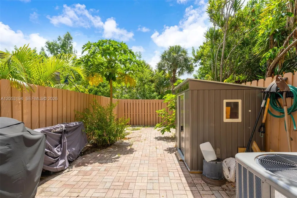 450 SE 7th St #261 Dania Beach, FL 33004