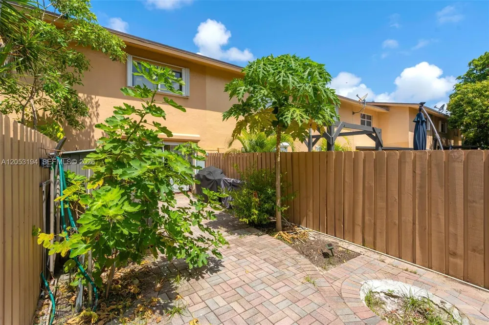 450 SE 7th St #261 Dania Beach, FL 33004