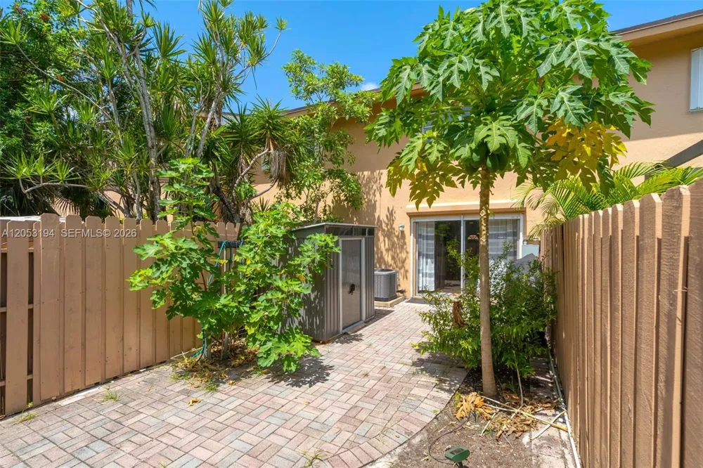 450 SE 7th St #261 Dania Beach, FL 33004