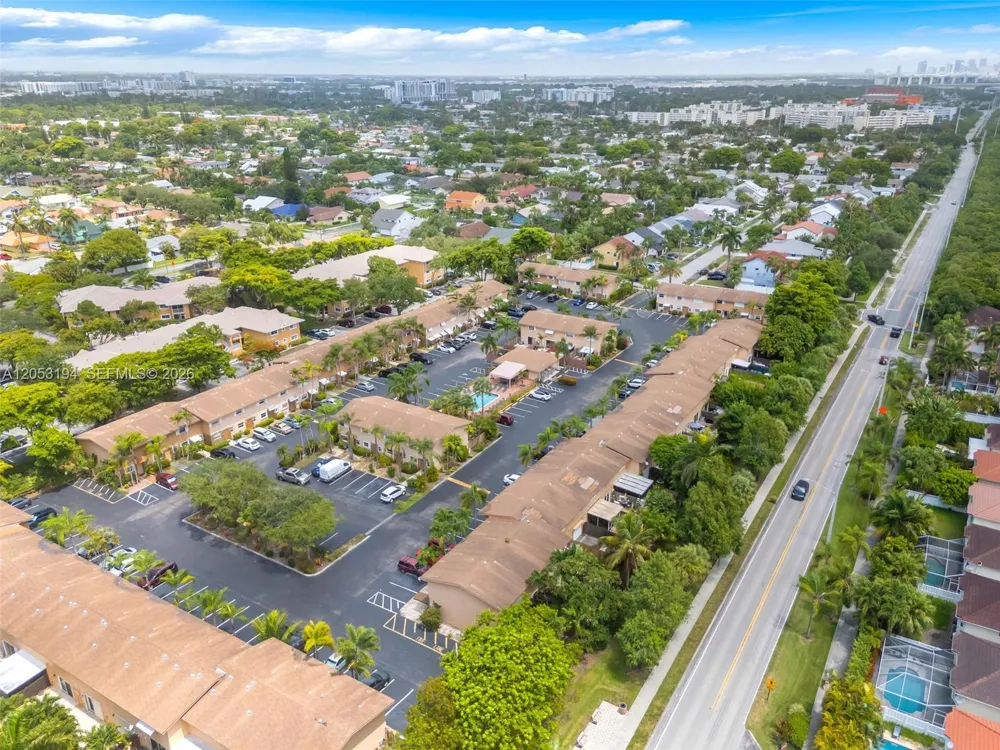 450 SE 7th St #261 Dania Beach, FL 33004