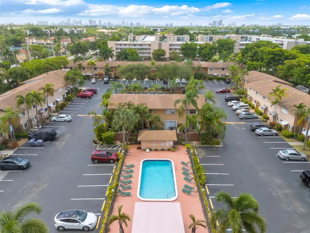 450 SE 7th St #261 Dania Beach, FL 33004