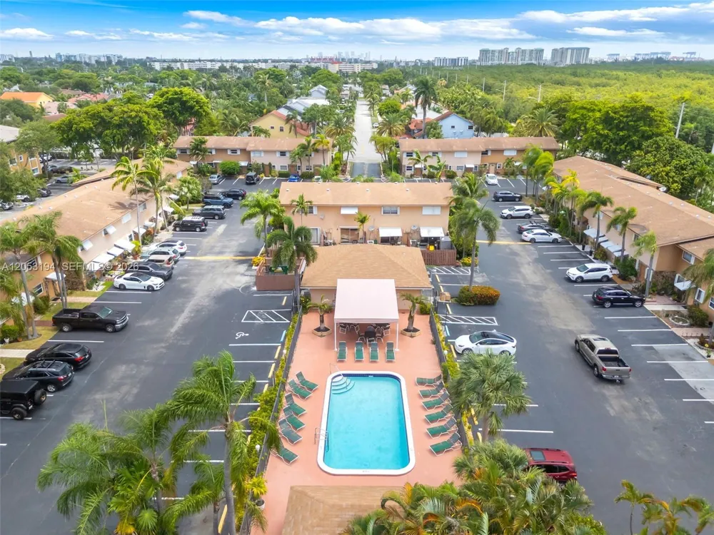 450 SE 7th St #261 Dania Beach, FL 33004