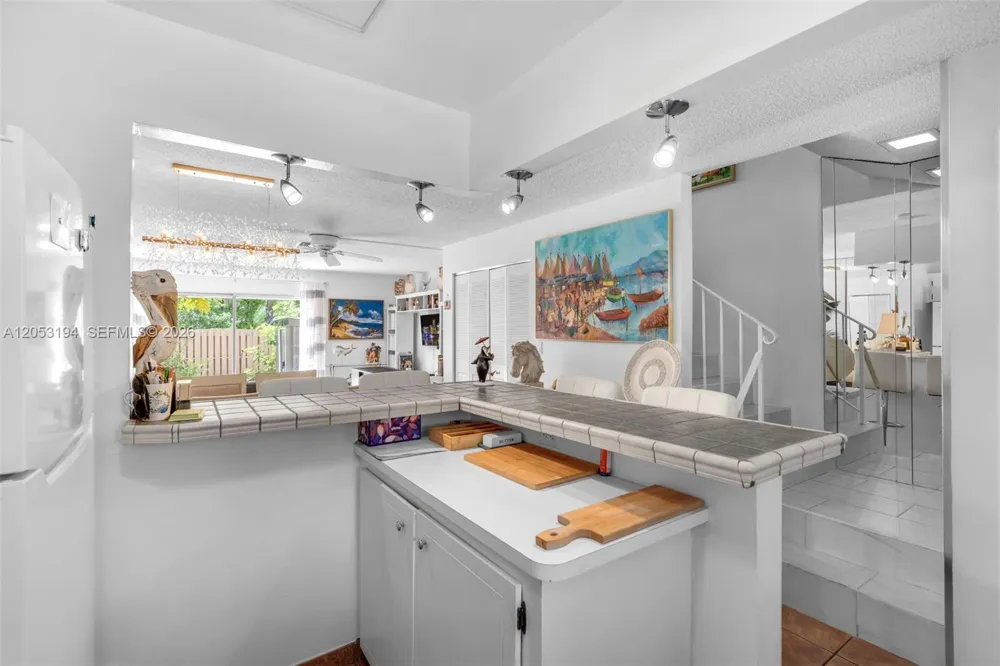 450 SE 7th St #261 Dania Beach, FL 33004