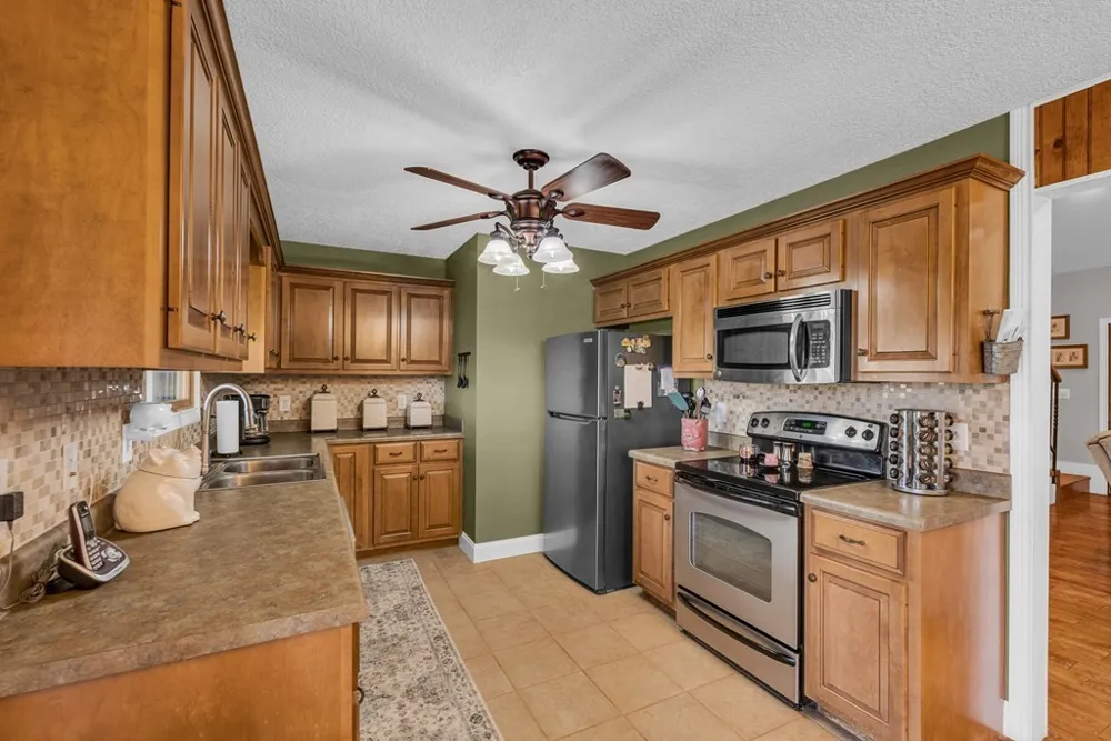 465 Hickory Ln Sparta, TN 38583
