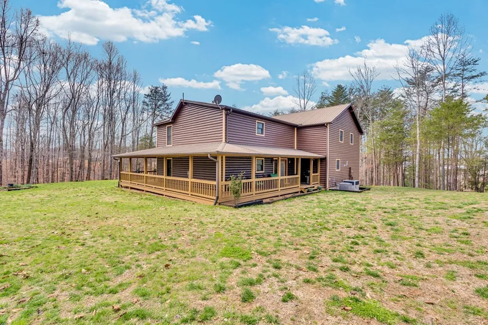 465 Hickory Ln Sparta, TN 38583