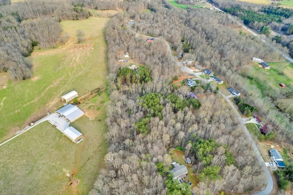465 Hickory Ln Sparta, TN 38583