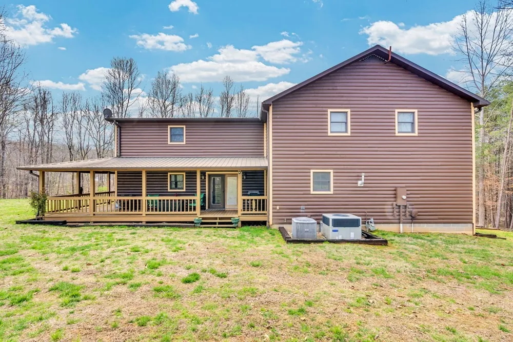 465 Hickory Ln Sparta, TN 38583