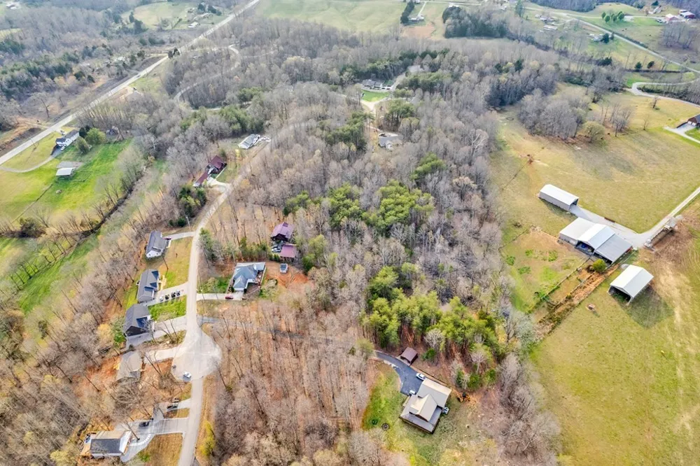 465 Hickory Ln Sparta, TN 38583