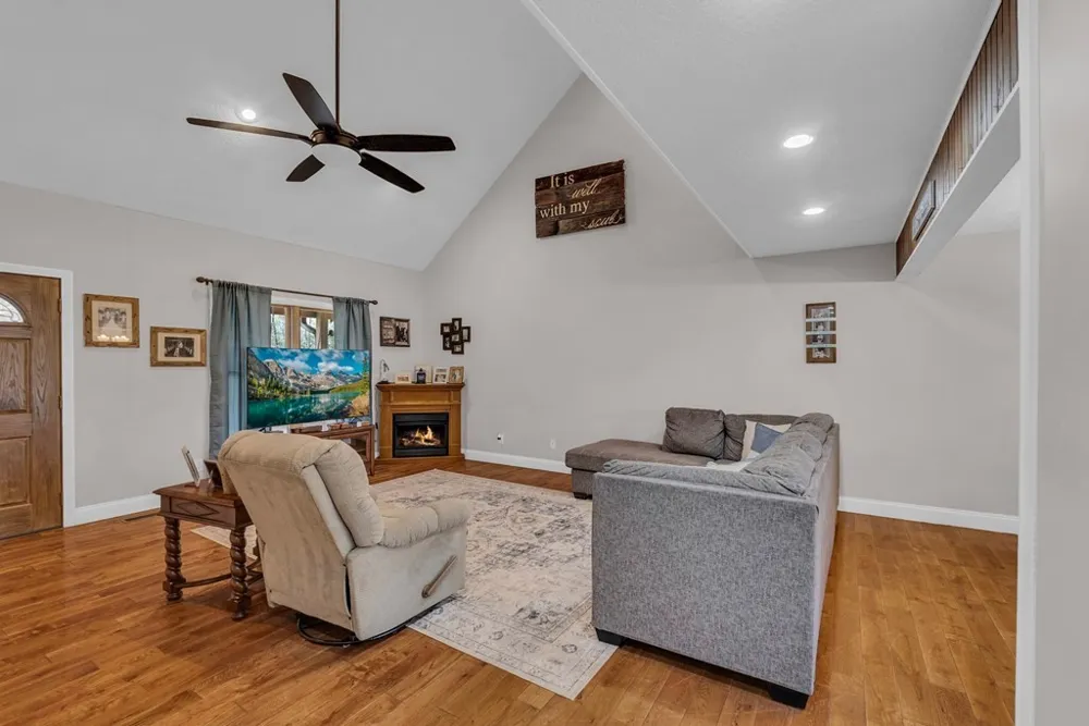 465 Hickory Ln Sparta, TN 38583