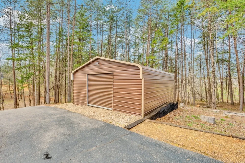 465 Hickory Ln Sparta, TN 38583