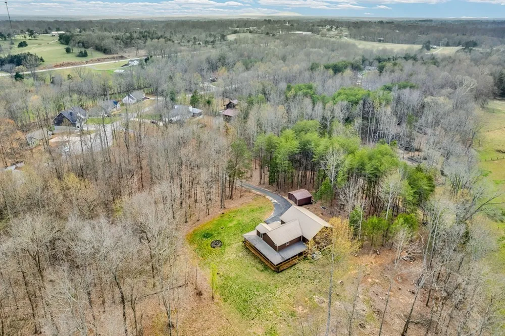 465 Hickory Ln Sparta, TN 38583