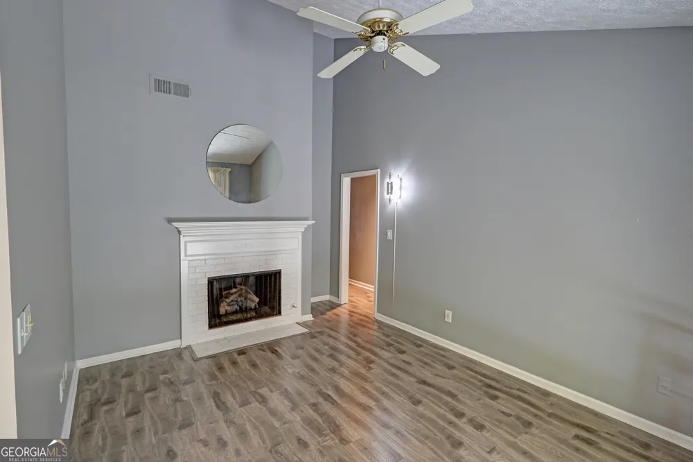 6408 Deerings LN Peachtree Corners, GA 30092