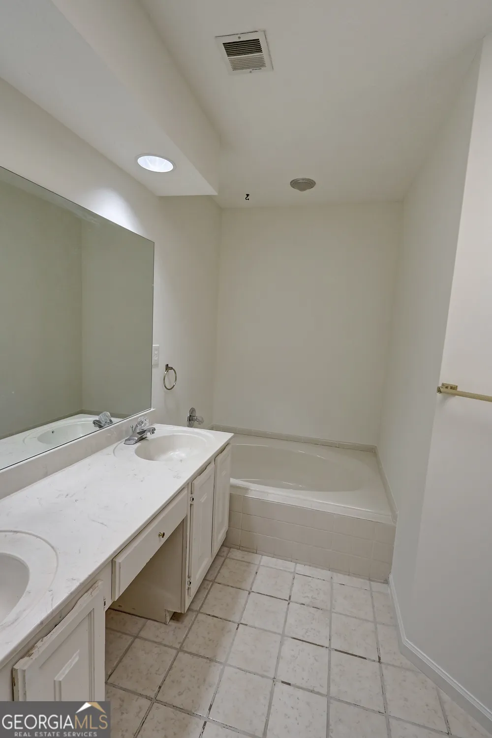6408 Deerings LN Peachtree Corners, GA 30092