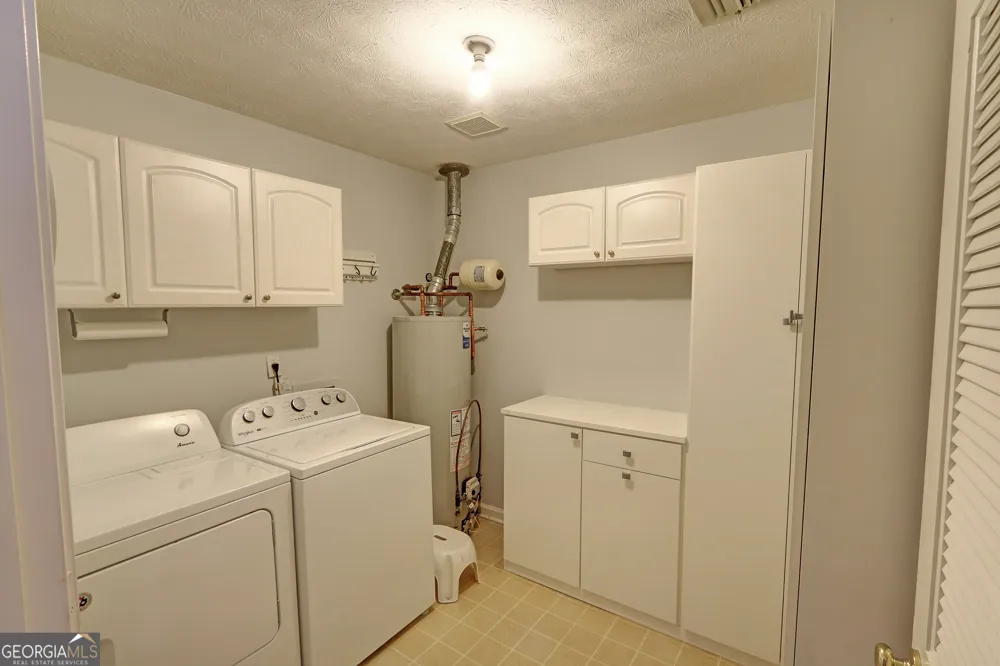 6408 Deerings LN Peachtree Corners, GA 30092