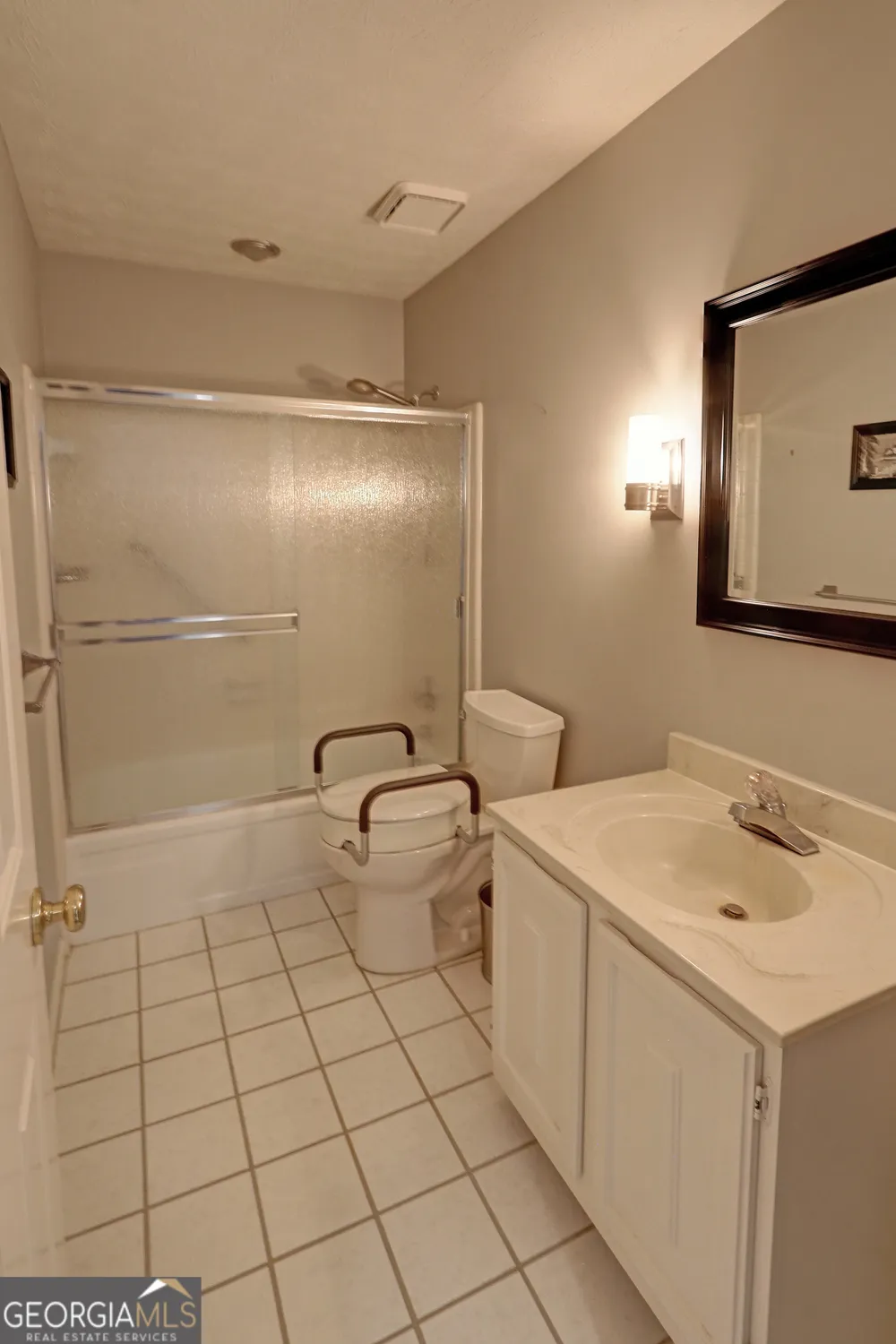 6408 Deerings LN Peachtree Corners, GA 30092