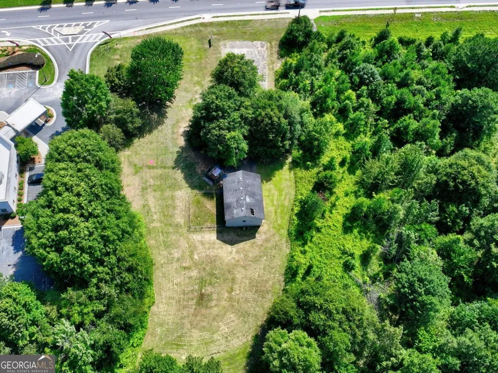 2584 Loganville HWY Grayson, GA 30017