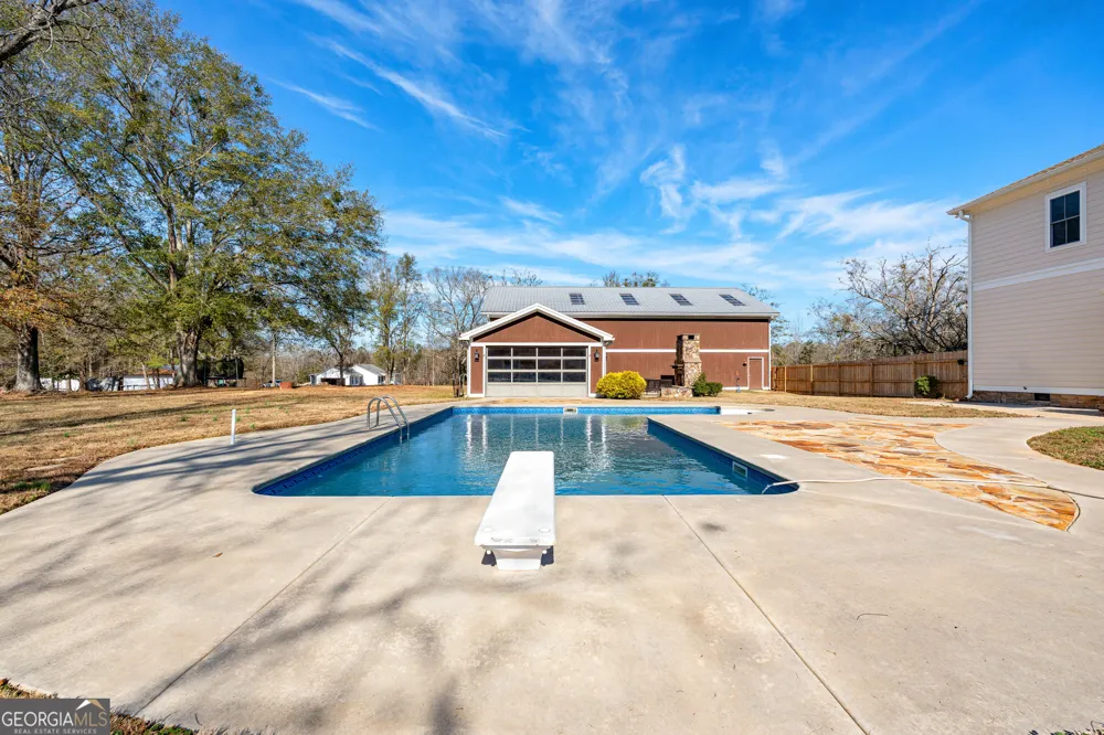 371 Milner ST Meansville, GA 30256