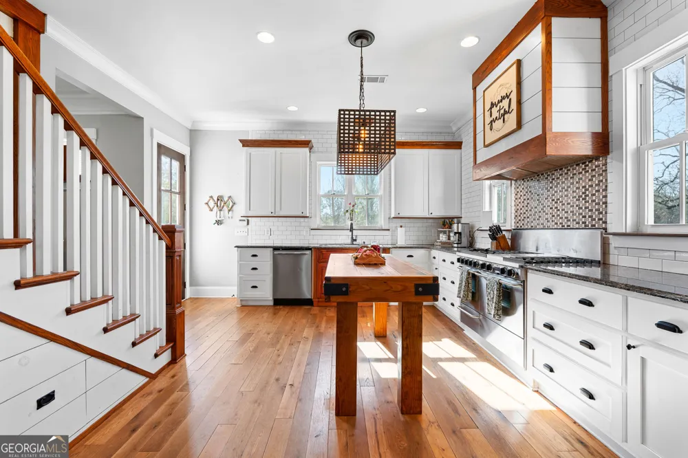 371 Milner Meansville, GA 30256