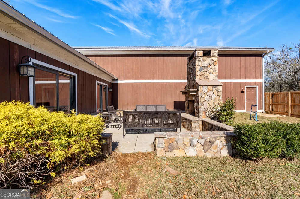371 Milner Meansville, GA 30256