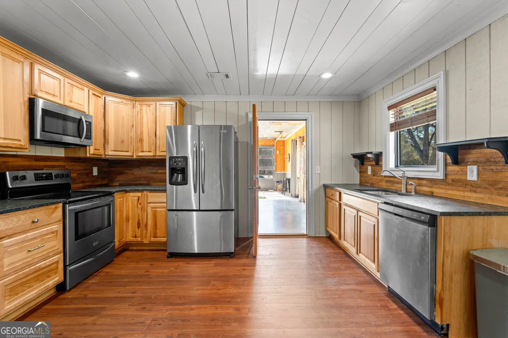 371 Milner Meansville, GA 30256