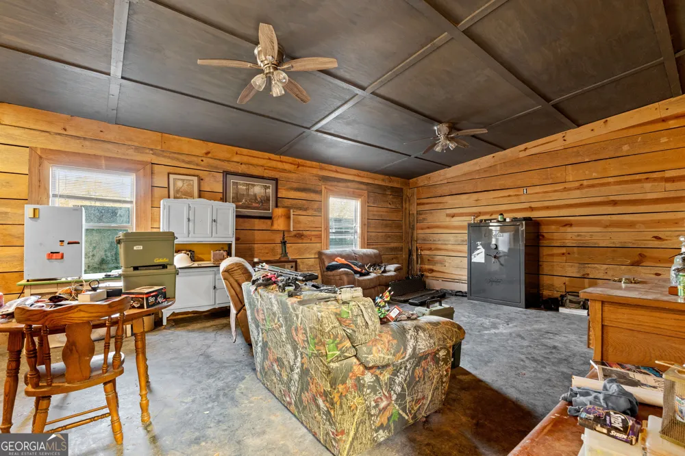 371 Milner Meansville, GA 30256